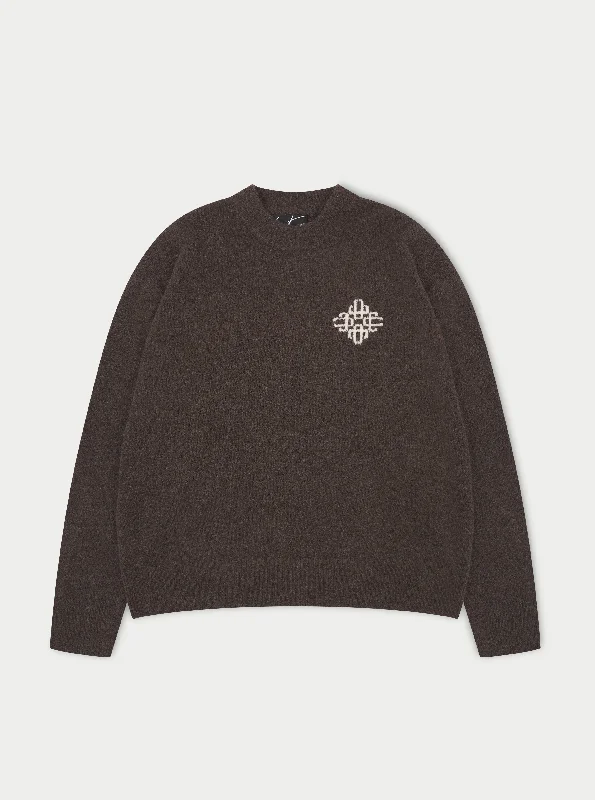 LIGHTWEIGHT FLUFFY KNIT EMBLEM CREW - BROWN