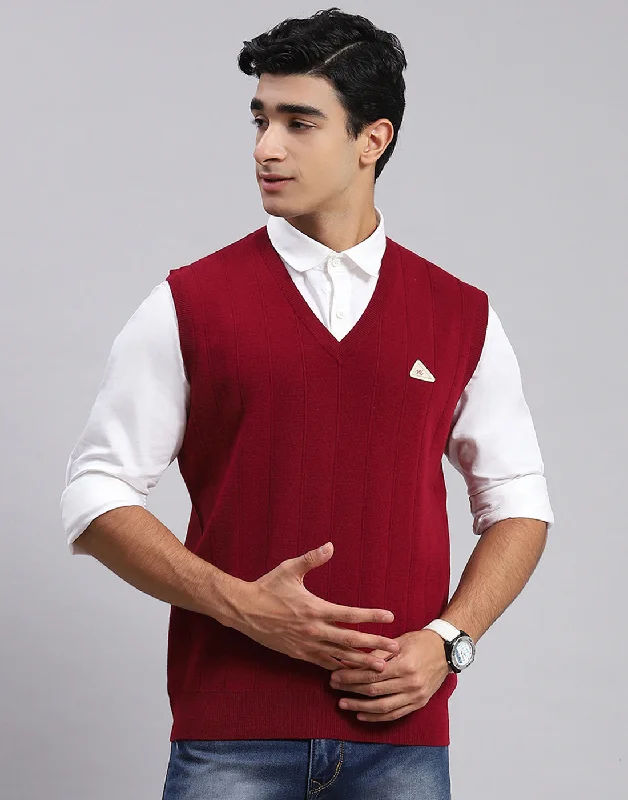 Men Maroon Solid V Neck Sleeveless Sweaters/Pullovers